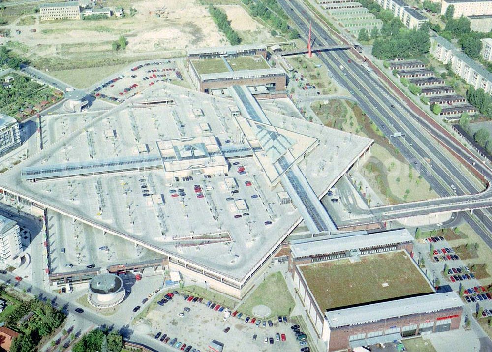 Aerial photograph Potsdam - Drewitz - Einkaufscenter Am Stern in Potsdam - Drewitz (ECE).