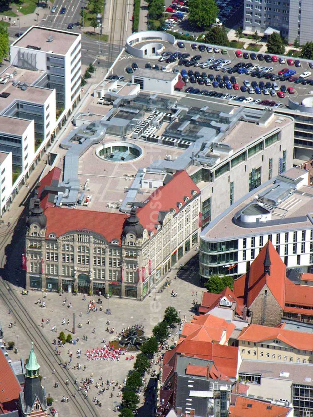 Erfurt / Thüringen from above - Einkaufsgalerie Anger 1 in Erfurt - ein Projekt der ECE Projektmanagement GmbH Hamburg. Einkaufsgalerie Anger 1 Erfurt Anger 1-3 99084 Erfurt Tel.: 0361 / 601 32 0 Fax: 0361 / 601 32 22