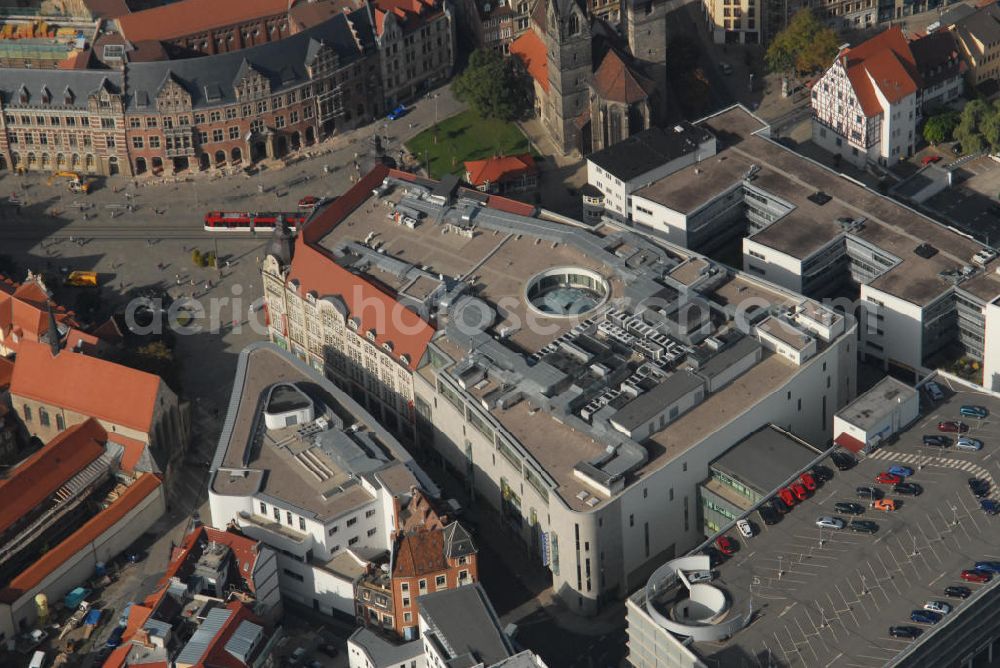 ERFURT from the bird's eye view: Blick auf die Einkaufsgalerie Anger 1 in Erfurt - ein Projekt der ECE Projektmanagement GmbH Hamburg. Einkaufsgalerie Anger 1 Erfurt, Anger 1-3, 99084 Erfurt Tel.: 0361 / 601 32 0 Fax: 0361 / 601 32 22