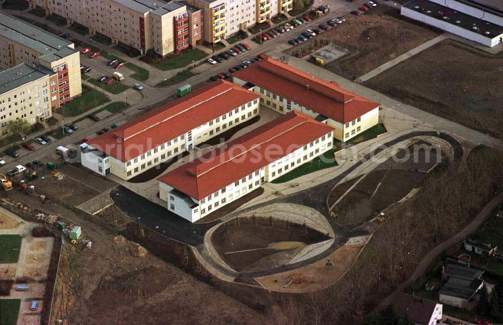 Berlin from above - Einkaufsmarkt in Berlin-Hellersdorf