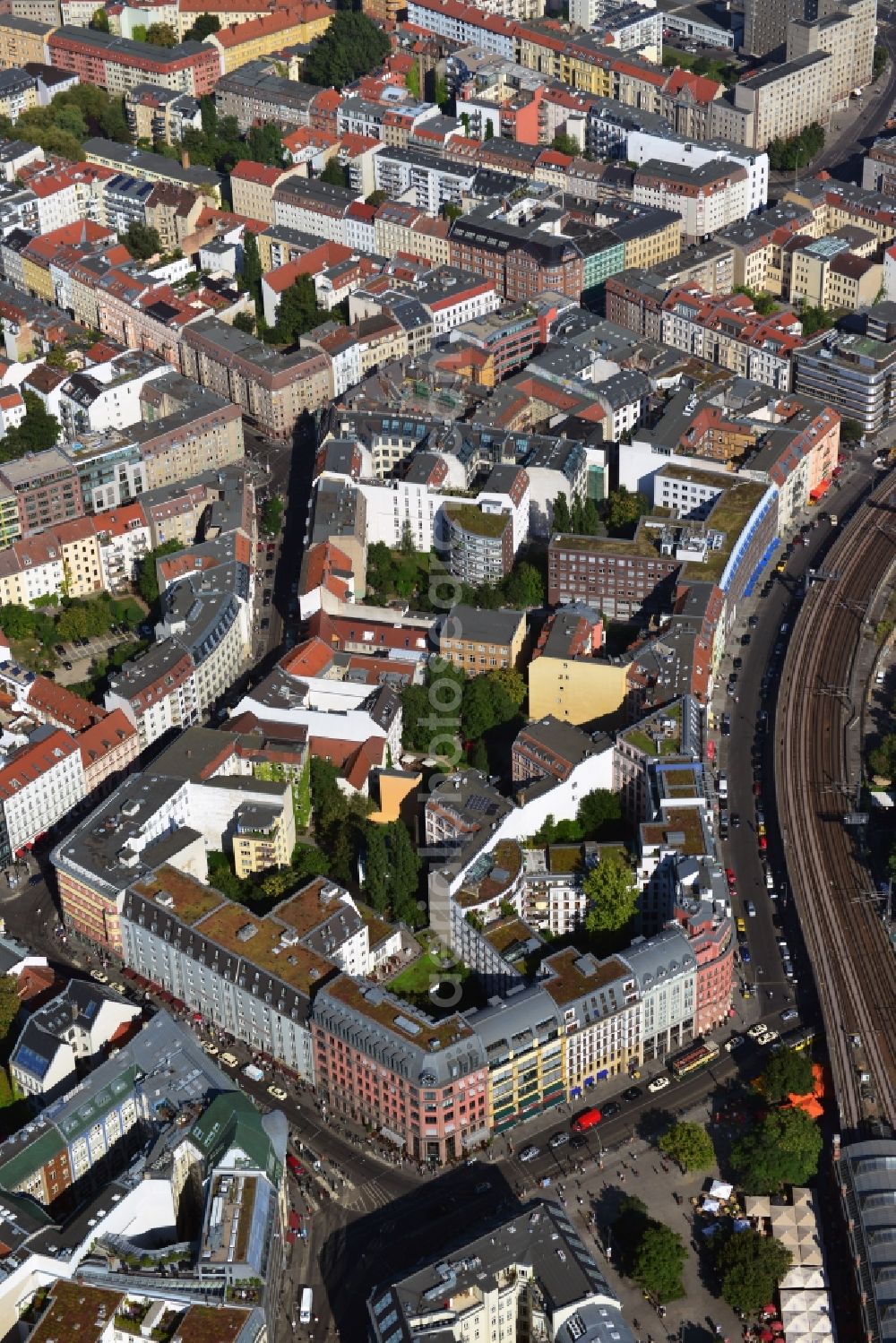 Aerial photograph Berlin Mitte - Shopping arcade at the station Hackescher Markt in the district Mitte in Berlin