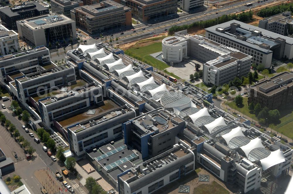 Aerial image LUXEMBURG - Blick auf das Einkaufszentrum der Auchan Luxembourg SA an der Rue Alphonse Weicker und der Avenue John Fitzgerald Kennedy im Bankenviertel Kirchberg in L-1115 Luxembourg.