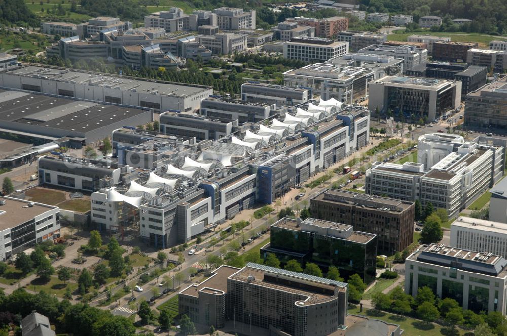 Aerial image LUXEMBURG - Blick auf das Einkaufszentrum der Auchan Luxembourg SA an der Rue Alphonse Weicker und der Avenue John Fitzgerald Kennedy im Bankenviertel Kirchberg in L-1115 Luxembourg.