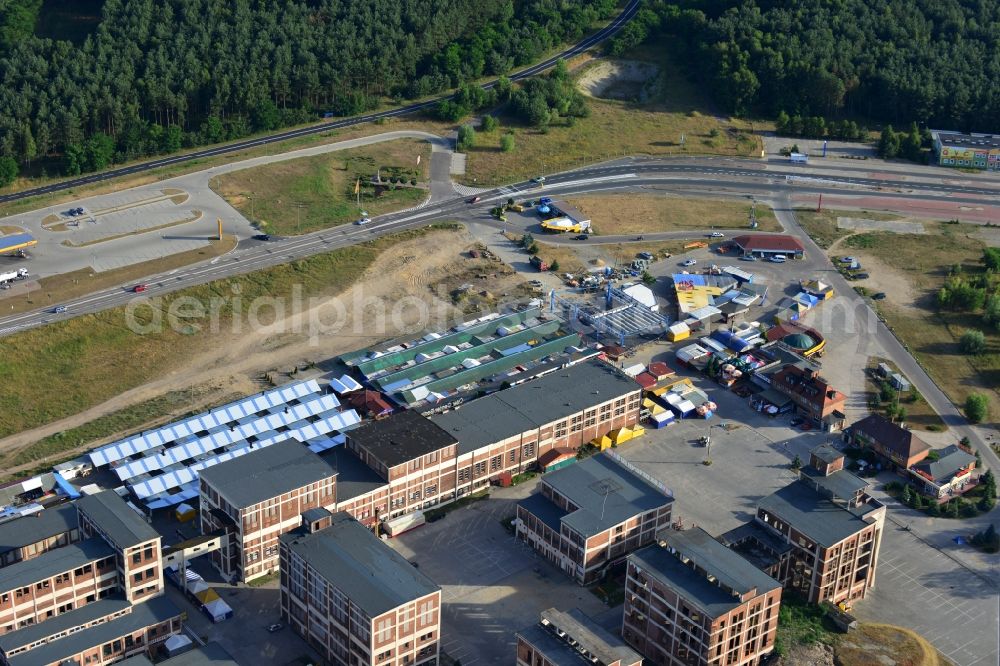 Hohenwutzen / Osinow Dolny Niede from the bird's eye view: Shopping center at Osinow Dolny in Poland West Pomeranian in the border area on the banks of the Oder in Brandenburg Hohenwutzen