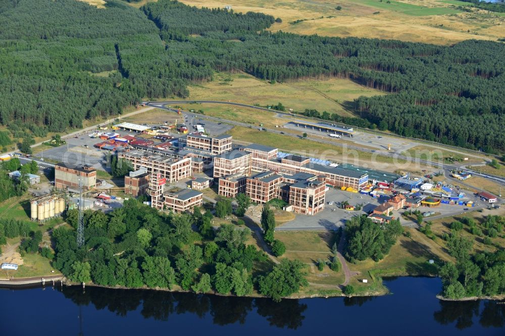 Hohenwutzen / Osinow Dolny Niede from the bird's eye view: Shopping center at Osinow Dolny in Poland West Pomeranian in the border area on the banks of the Oder in Brandenburg Hohenwutzen