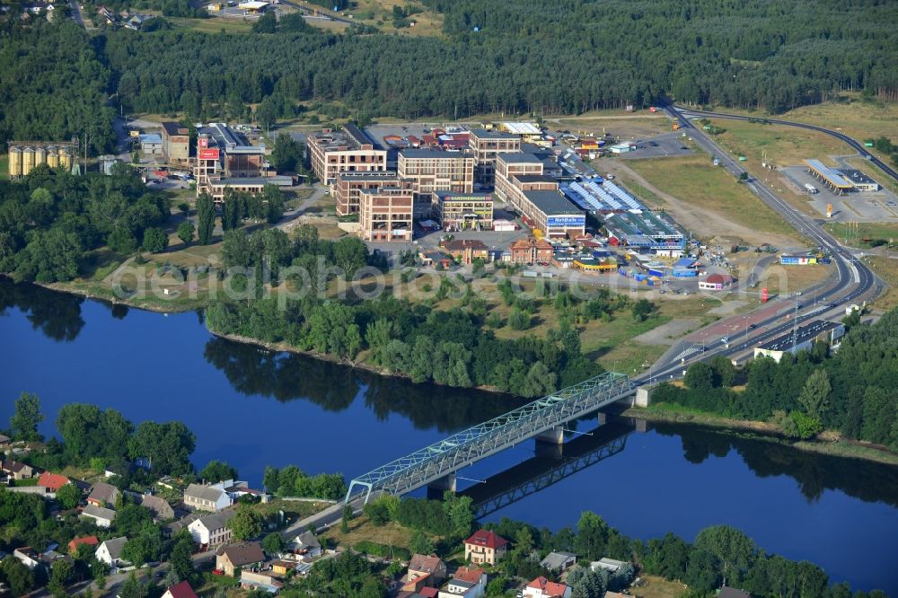 Hohenwutzen / Osinow Dolny Niede from the bird's eye view: Shopping center at Osinow Dolny in Poland West Pomeranian in the border area on the banks of the Oder in Brandenburg Hohenwutzen