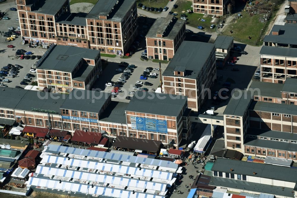 Niederwutzen from the bird's eye view: Shopping center at Osinow Dolny in Poland West Pomeranian in the border area on the banks of the Oder in Brandenburg Hohenwutzen