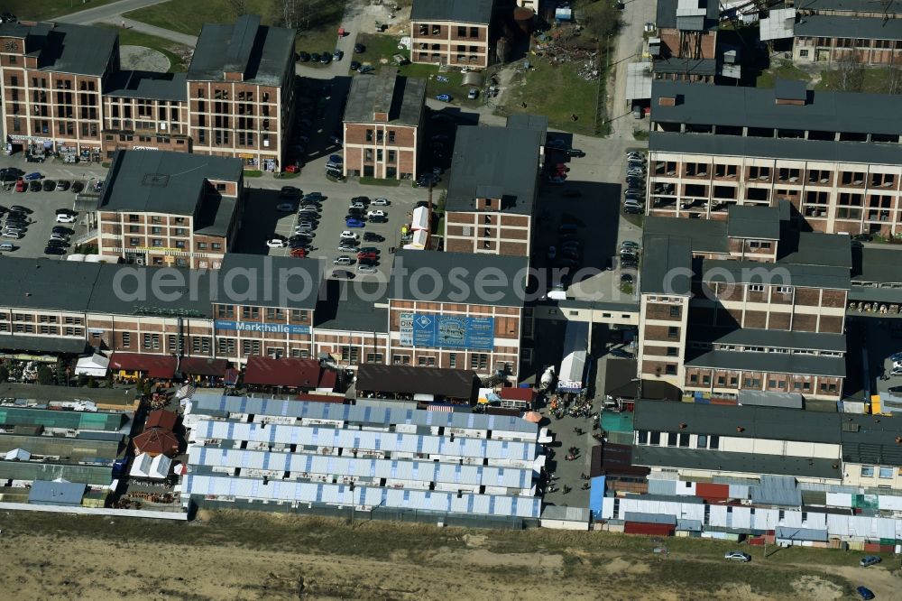 Aerial photograph Niederwutzen - Shopping center at Osinow Dolny in Poland West Pomeranian in the border area on the banks of the Oder in Brandenburg Hohenwutzen