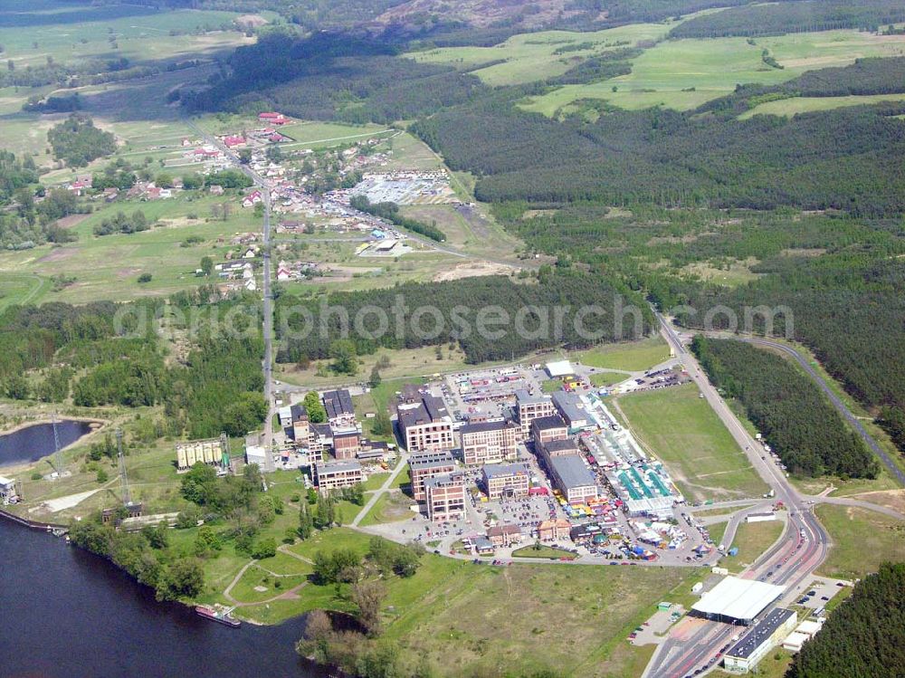 Aerial photograph Osynow Dolny - 16.05.2005 Einkaufszentrum bei Osynow Dolny östlich der Oder am Grenzübergang Hohenwutzen (Brandenburg) in der VR Polen