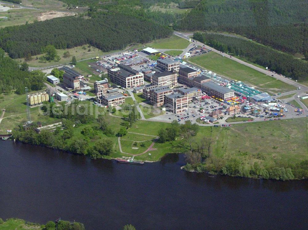 Osynow Dolny from the bird's eye view: 16.05.2005 Einkaufszentrum bei Osynow Dolny östlich der Oder am Grenzübergang Hohenwutzen (Brandenburg) in der VR Polen