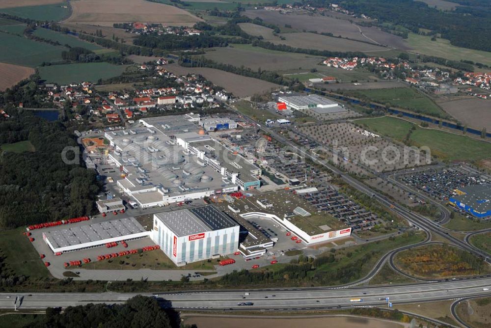 Aerial photograph Günthersdorf - Blick auf das neu eröffnete Einkaufszentrum der ECE nova eventis.nova eventis Center-Management,ECE Projektmanagement,Am Einkaufszentrum, 06254 Günthersdorf,