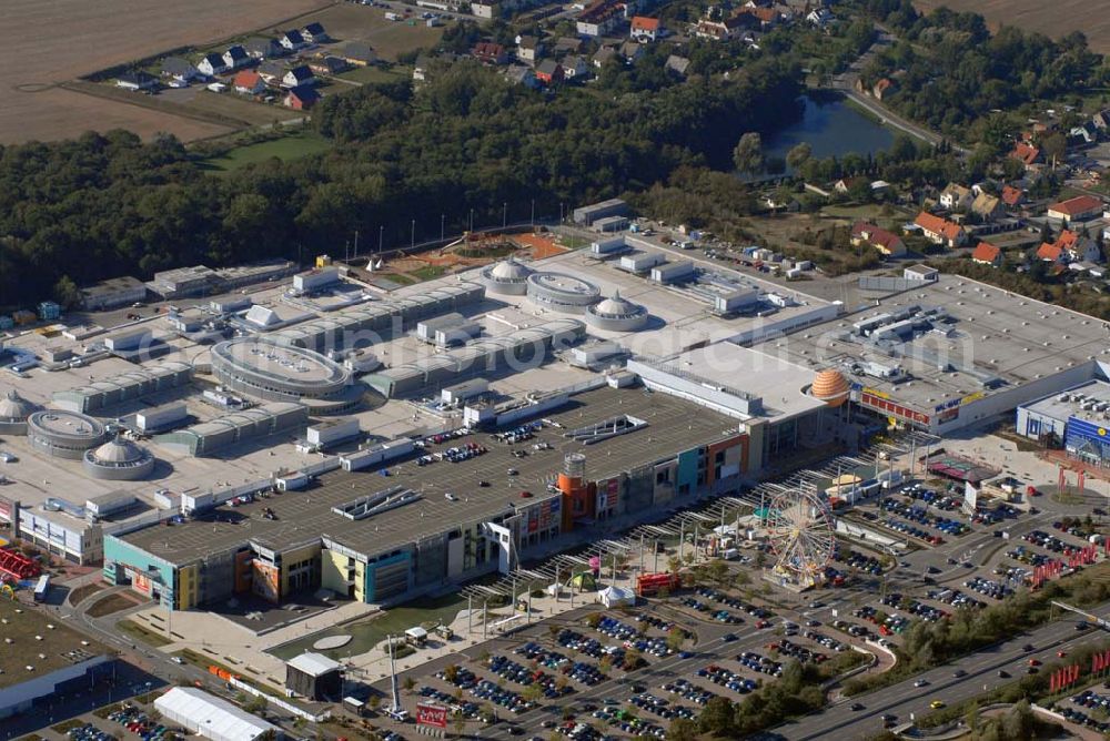 Aerial image Günthersdorf - Blick auf das neu eröffnete Einkaufszentrum der ECE nova eventis.nova eventis Center-Management,ECE Projektmanagement,Am Einkaufszentrum, 06254 Günthersdorf,