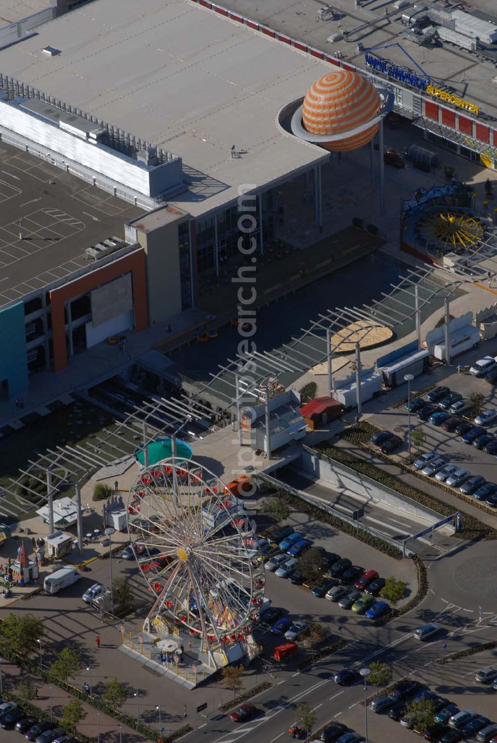 Aerial image Günthersdorf - Blick auf das neu eröffnete Einkaufszentrum der ECE nova eventis.nova eventis Center-Management,ECE Projektmanagement,Am Einkaufszentrum, 06254 Günthersdorf,