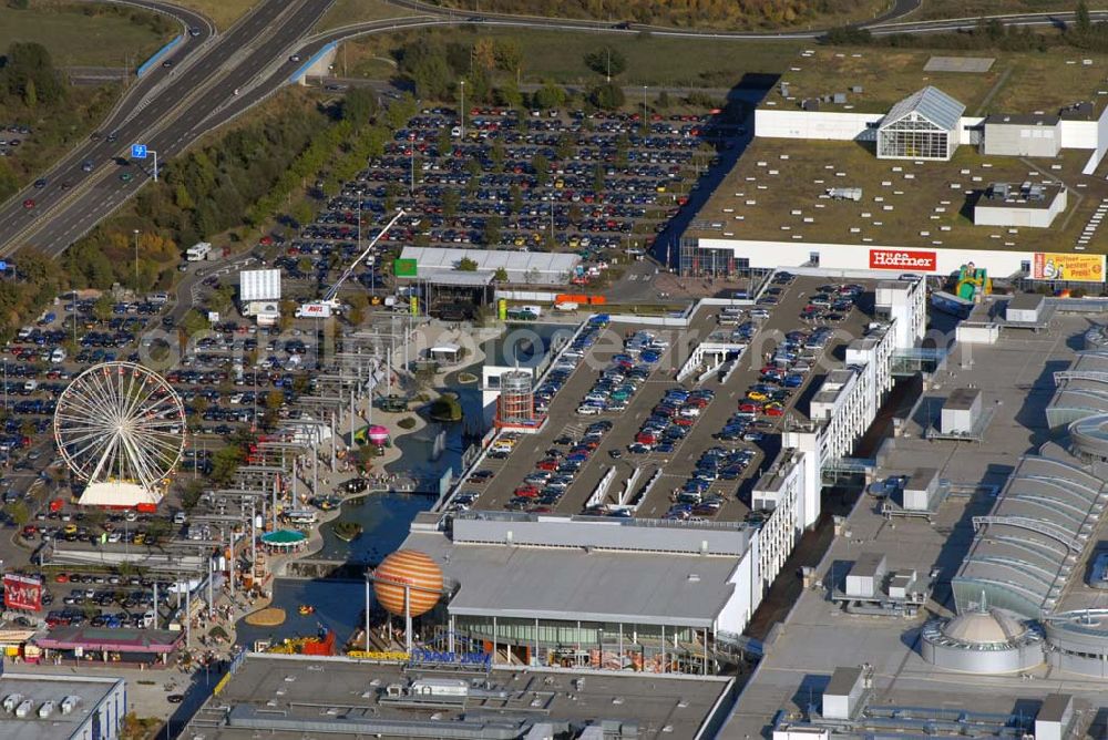 Günthersdorf from above - Blick auf das neu eröffnete Einkaufszentrum der ECE nova eventis.nova eventis Center-Management,ECE Projektmanagement,Am Einkaufszentrum, 06254 Günthersdorf,