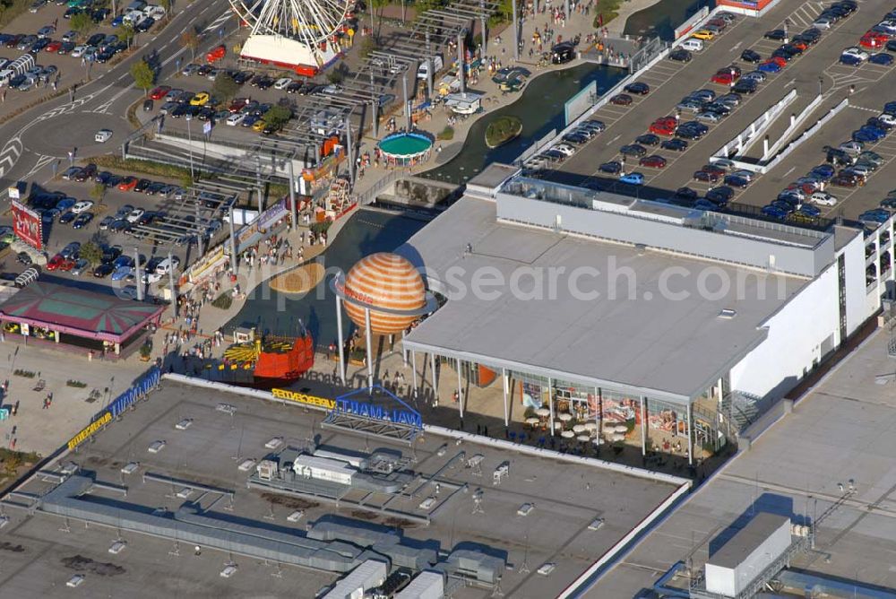 Günthersdorf from above - Blick auf das neu eröffnete Einkaufszentrum der ECE nova eventis.nova eventis Center-Management,ECE Projektmanagement,Am Einkaufszentrum, 06254 Günthersdorf,