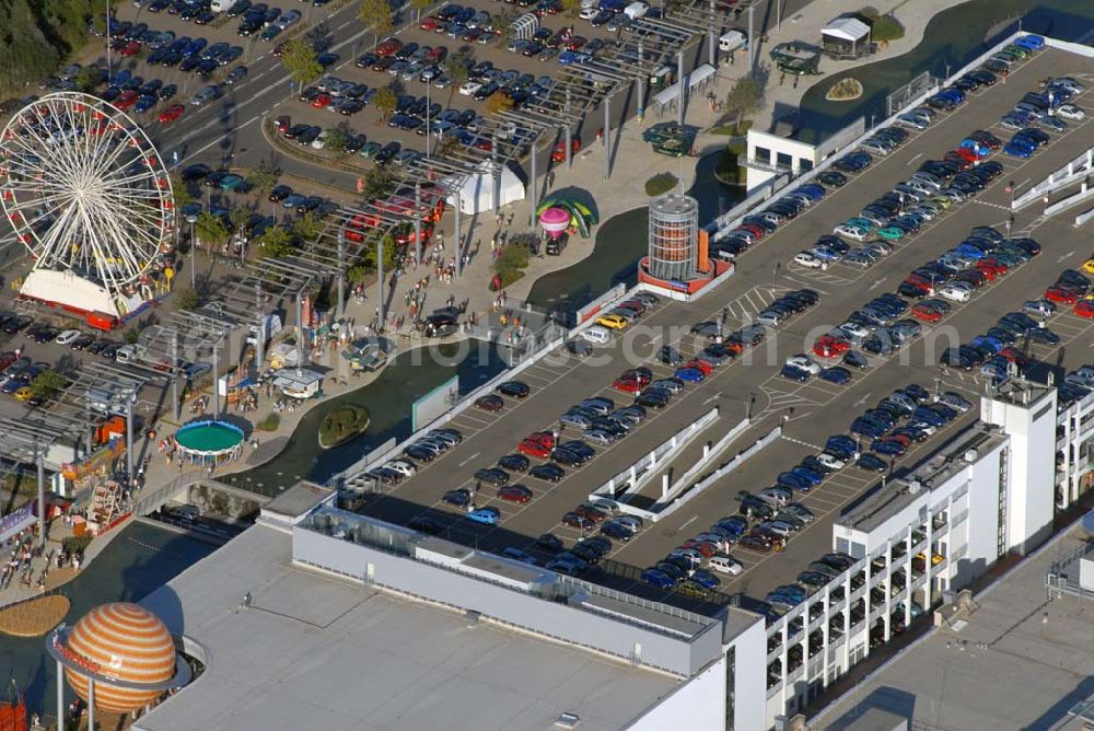 Günthersdorf from the bird's eye view: Blick auf das neu eröffnete Einkaufszentrum der ECE nova eventis.nova eventis Center-Management,ECE Projektmanagement,Am Einkaufszentrum, 06254 Günthersdorf,