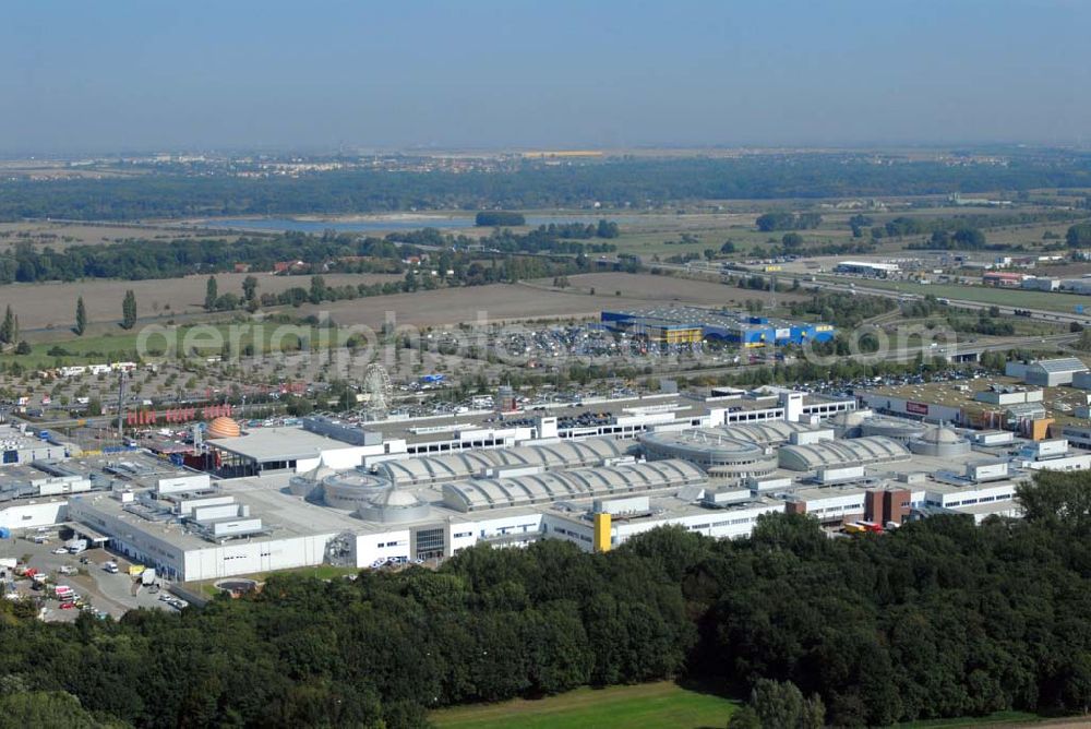 Aerial image Günthersdorf / Sachsen-Anhalt - Blick auf das neu eröffnete Einkaufszentrum der ECE nova eventis.nova eventis Center-Management,ECE Projektmanagement,Am Einkaufszentrum, 06254 Günthersdorf,