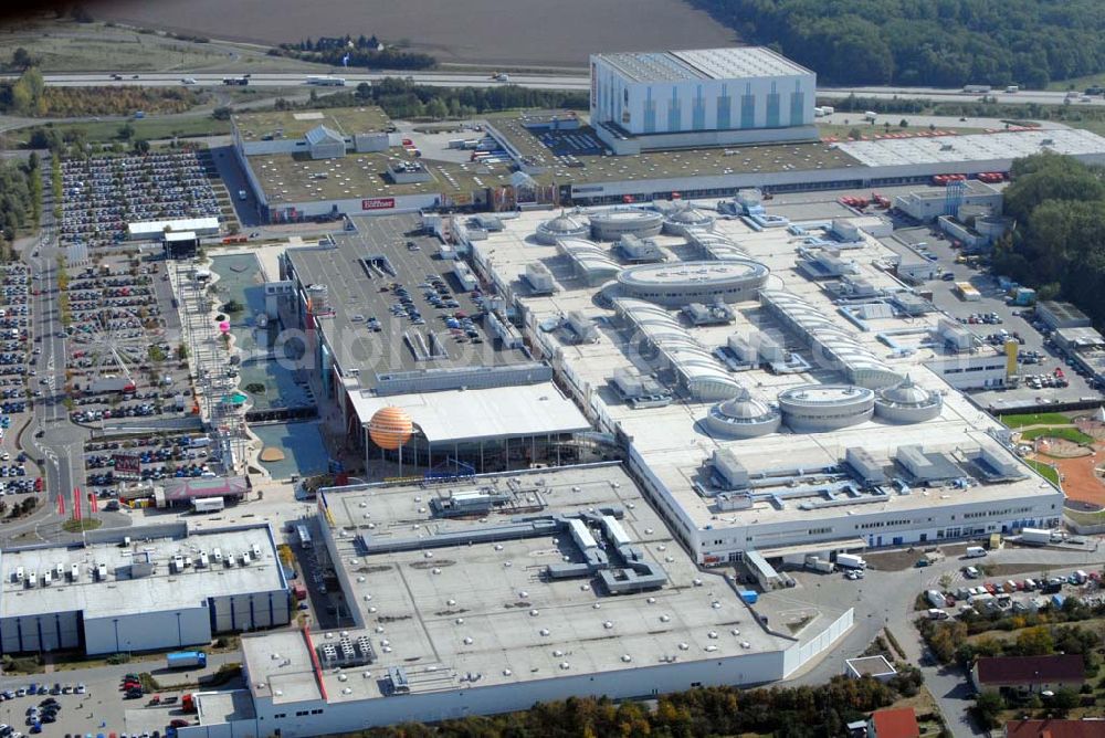 Aerial photograph Günthersdorf / Sachsen-Anhalt - Blick auf das neu eröffnete Einkaufszentrum der ECE nova eventis.nova eventis Center-Management,ECE Projektmanagement,Am Einkaufszentrum, 06254 Günthersdorf,