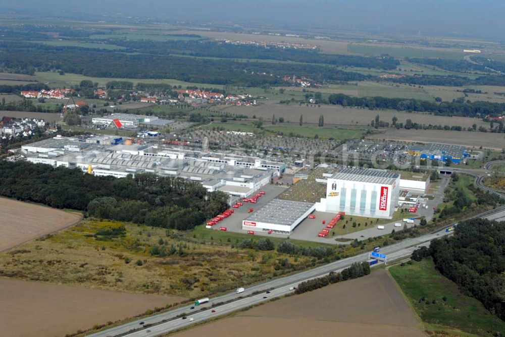 Günthersdorf / Sachsen-Anhalt from the bird's eye view: Blick auf das neu eröffnete Einkaufszentrum der ECE nova eventis.nova eventis Center-Management,ECE Projektmanagement,Am Einkaufszentrum, 06254 Günthersdorf,