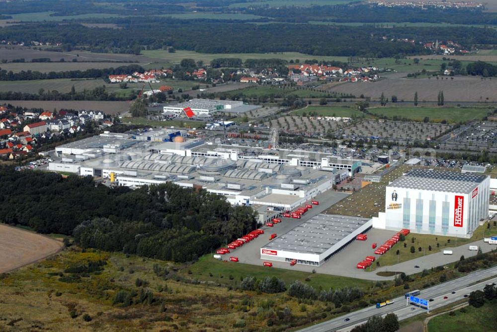 Aerial image Günthersdorf / Sachsen-Anhalt - Blick auf das neu eröffnete Einkaufszentrum der ECE nova eventis.nova eventis Center-Management,ECE Projektmanagement,Am Einkaufszentrum, 06254 Günthersdorf,