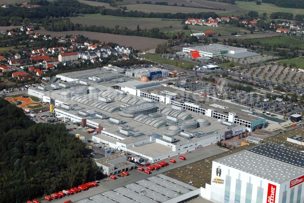 Günthersdorf / Sachsen-Anhalt from above - Blick auf das neu eröffnete Einkaufszentrum der ECE nova eventis.nova eventis Center-Management,ECE Projektmanagement,Am Einkaufszentrum, 06254 Günthersdorf,