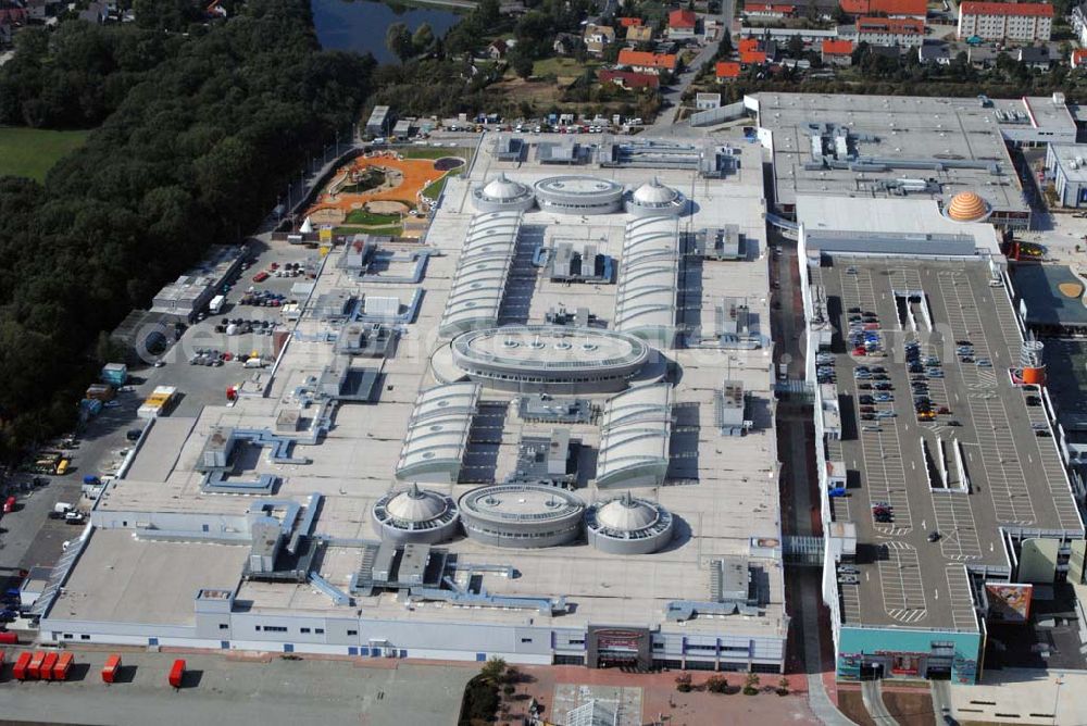 Günthersdorf / Sachsen-Anhalt from above - Blick auf das neu eröffnete Einkaufszentrum der ECE nova eventis.nova eventis Center-Management,ECE Projektmanagement,Am Einkaufszentrum, 06254 Günthersdorf,