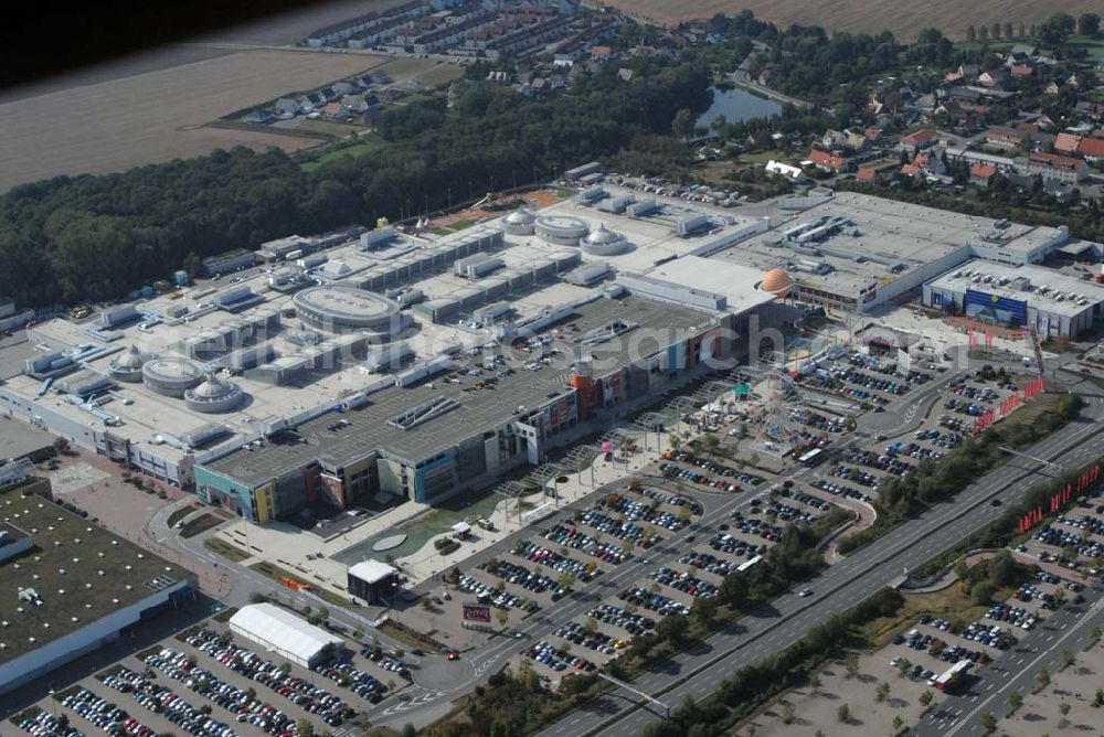 Günthersdorf / Sachsen-Anhalt from the bird's eye view: Blick auf das neu eröffnete Einkaufszentrum der ECE nova eventis.nova eventis Center-Management,ECE Projektmanagement,Am Einkaufszentrum, 06254 Günthersdorf,