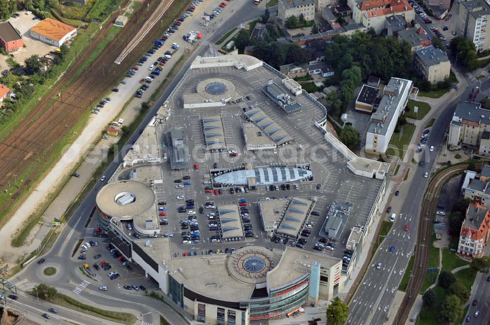 Danzig / Gdansk from above - Blick auf das Einkaufszentrum Galeria Baltyckader der deutschen ECE an der Al. Grunwaldzka 141 in Danzig, Polen. Errichtet wurde das moderne Shopping Center durch die deutsche HOCHTIEF AG, PERI, Streif Baulogistik. View shopping center Galeria Baltyckader in Gdansk, Poland.