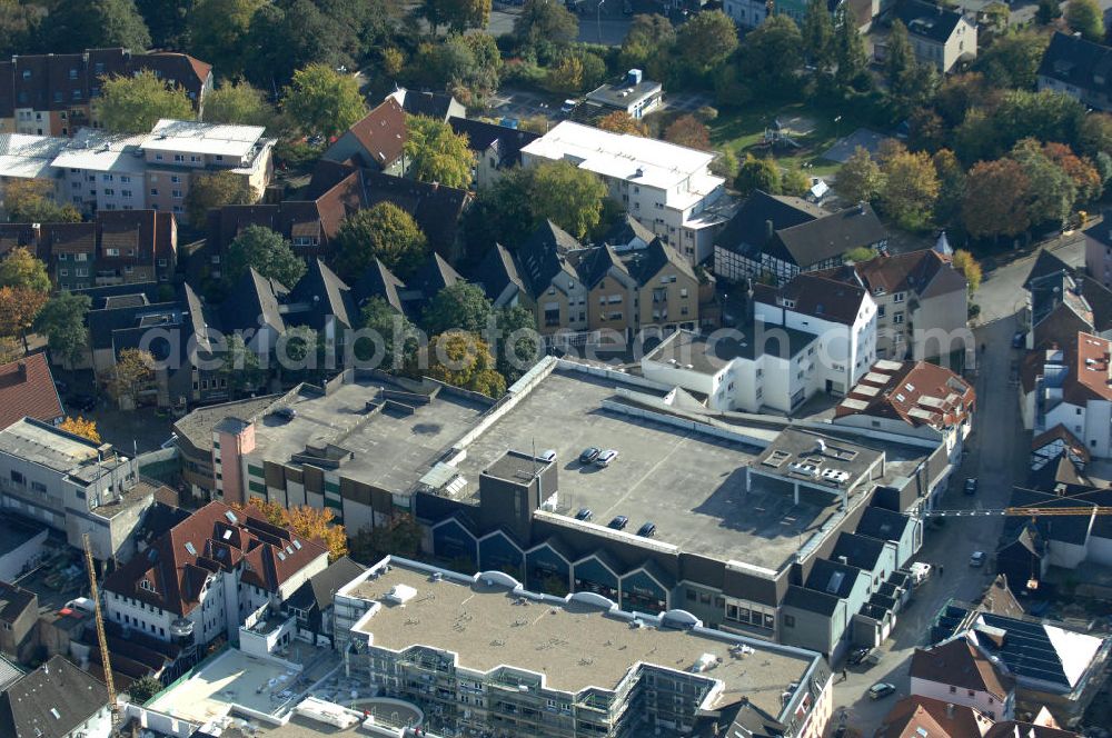 Unna from above - Einkaufszentrum an der Hertingerstrasse 17 in 59423 Unna - ein Projekt der Unternehmensgruppe Markus Gerold an der Vaerstbrücke 1 in 59425 Unna.