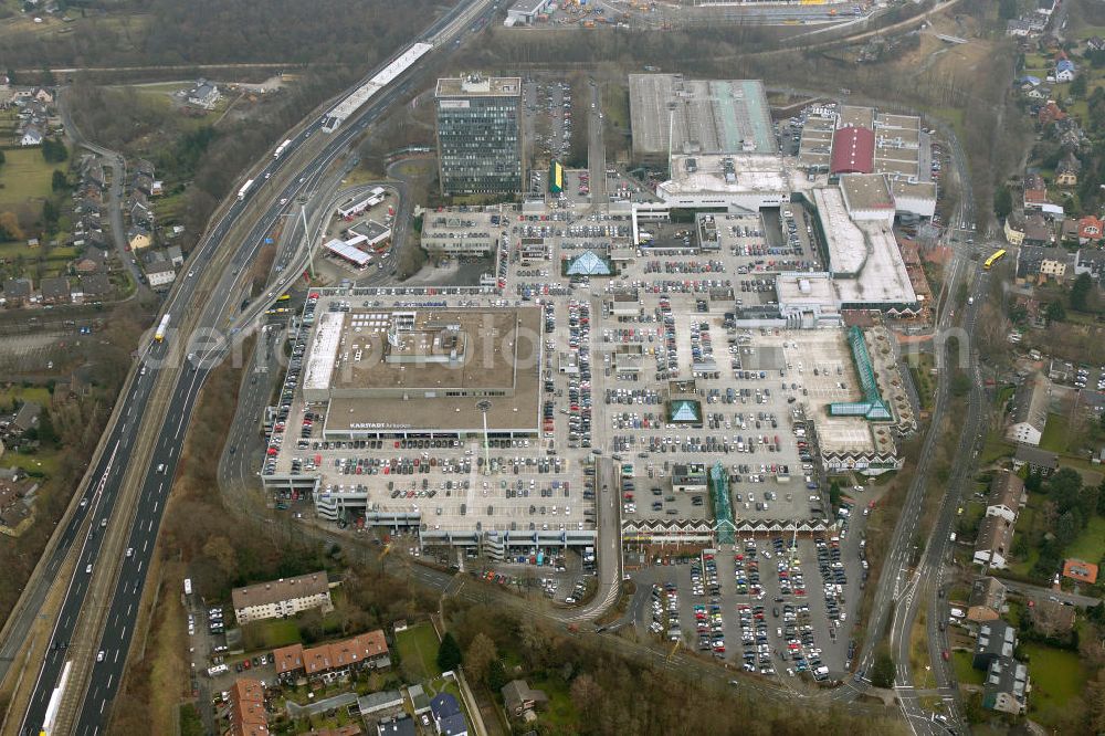 Mülheim an der Ruhr from above - MÜHLHEIM 02/20/2012 The Shopping center Rhein-Ruhr-center on the A40 in Mülheim