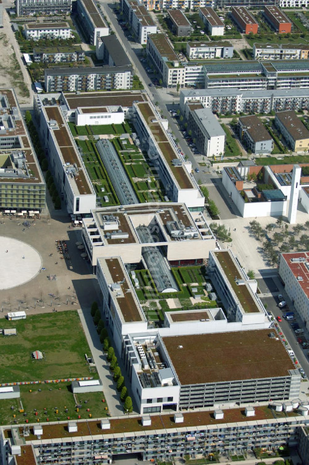 Aerial photograph MÜNCHEN - Blick auf das Einkaufszentrum Riem Arcaden, ein Gemeinschaftsprojekt von Unibail-Rodamco Germany GmbH, Am Waldhausenpark 4, 45127 Essen, Tel. 0201 820 81-0, Fax 0201 82081-11,