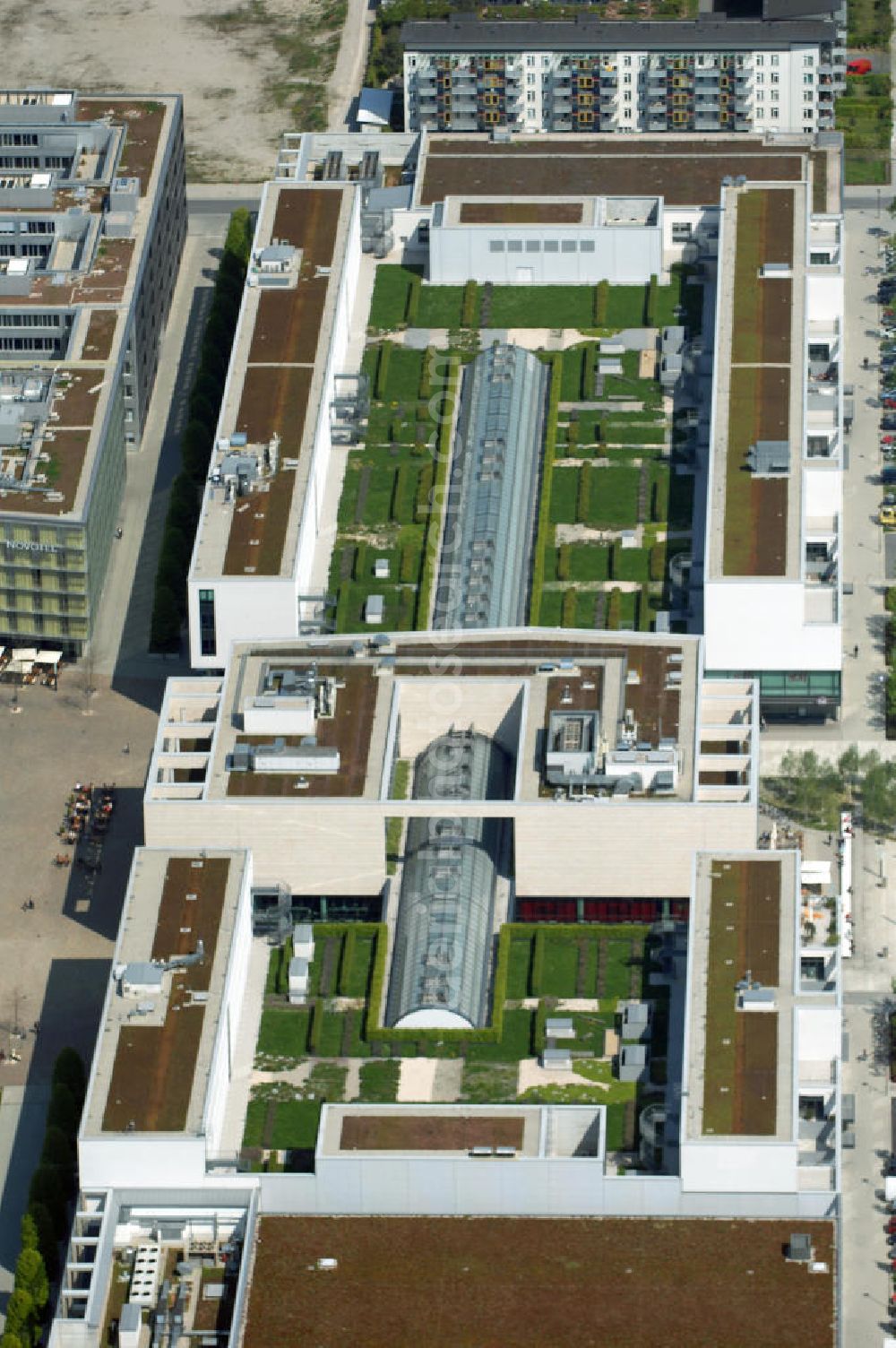 MÜNCHEN from the bird's eye view: Blick auf das Einkaufszentrum Riem Arcaden, ein Gemeinschaftsprojekt von Unibail-Rodamco Germany GmbH, Am Waldhausenpark 4, 45127 Essen, Tel. 0201 820 81-0, Fax 0201 82081-11,