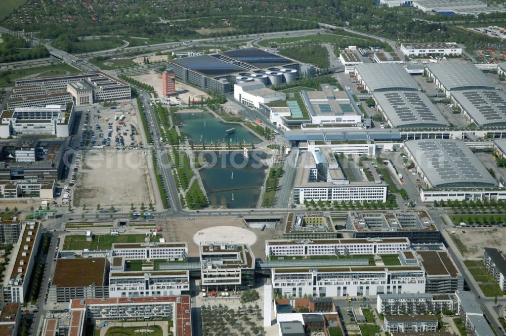 MÜNCHEN from above - Blick auf das Einkaufszentrum Riem Arcaden, ein Gemeinschaftsprojekt von Unibail-Rodamco Germany GmbH, Am Waldhausenpark 4, 45127 Essen, Tel. 0201 820 81-0, Fax 0201 82081-11,