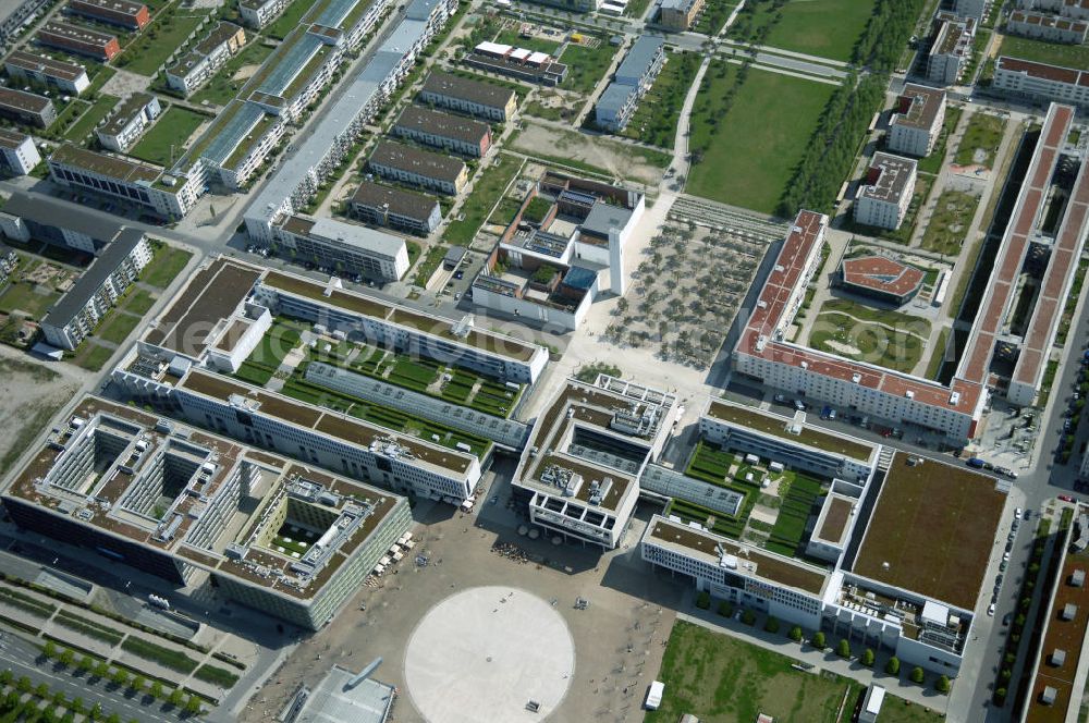 MÜNCHEN from above - Blick auf das Einkaufszentrum Riem Arcaden, ein Gemeinschaftsprojekt von Unibail-Rodamco Germany GmbH, Am Waldhausenpark 4, 45127 Essen, Tel. 0201 820 81-0, Fax 0201 82081-11,