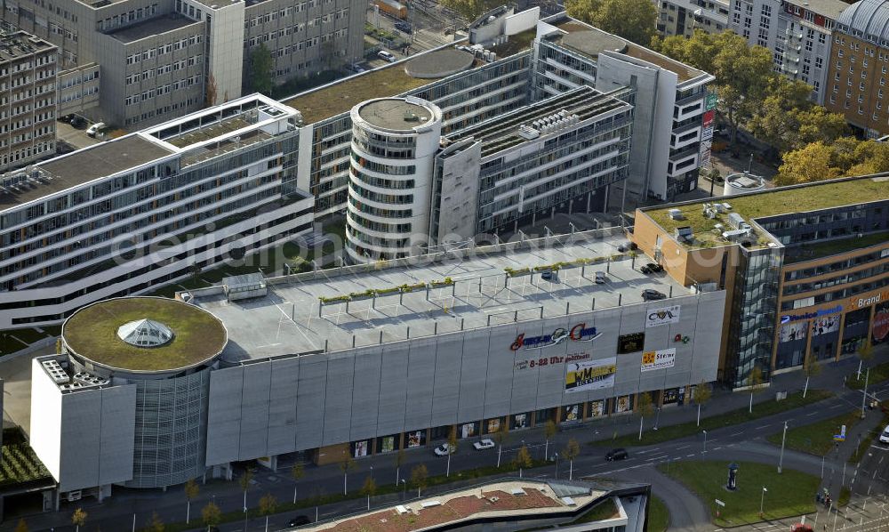 Aerial image Karlsruhe - Blick auf das Einkaufszentrum Scheck-In-Center am Mendelssohnplatz. Dahinter der Turm der PSD Bank Karlsruhe-Neustadt e.G. View of the shopping center Sheck-In-Center at Mendelssohnplatz. Behind the tower of the PSD Bank Karlsruhe-Neustadt eG.