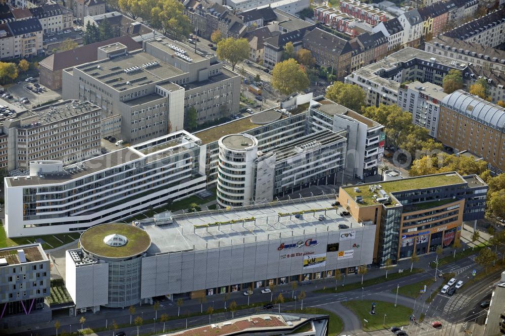 Aerial photograph Karlsruhe - Blick auf das Einkaufszentrum Scheck-In-Center am Mendelssohnplatz. Dahinter der Turm der PSD Bank Karlsruhe-Neustadt e.G. View of the shopping center Sheck-In-Center at Mendelssohnplatz. Behind the tower of the PSD Bank Karlsruhe-Neustadt eG.