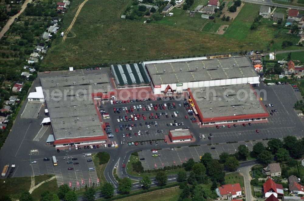 Aerial photograph Seelow - Shopping center Seelow on the main road B1 in Seelow, in the state of Brandenburg