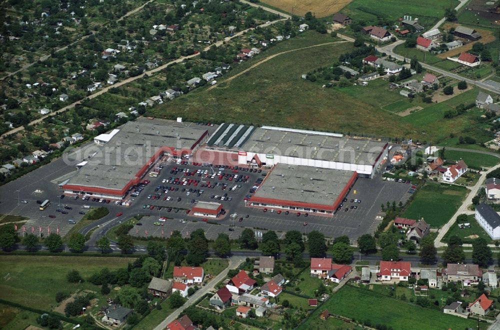 Aerial photograph Seelow - Shopping center Seelow on the main road B1 in Seelow, in the state of Brandenburg