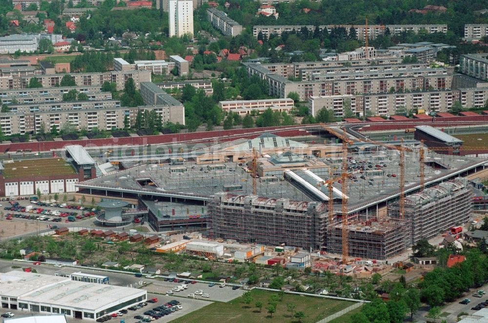 Potsdam from above - The shoppingmall Stern Center in Potsdam-Drewitz