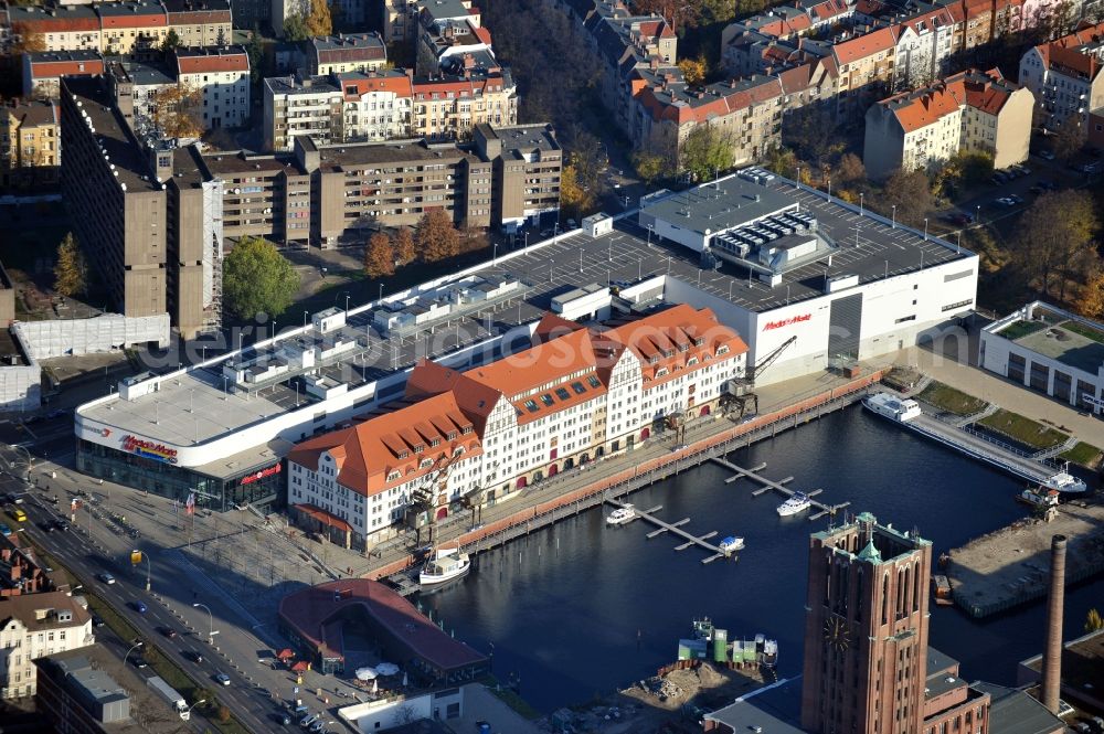 Berlin from above - The shopping, leisure and culture centre Tempelhofer Hafen in Berlin near the office building Ullsteinhaus