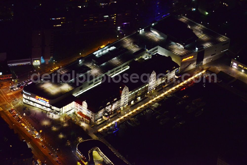 Berlin from the bird's eye view: Night image with a view over the shoppingcenter Tempelhofer Hafen at the Friedrich-Karl-Strasse in the district Tempelhof-Schoeneberg in Berlin