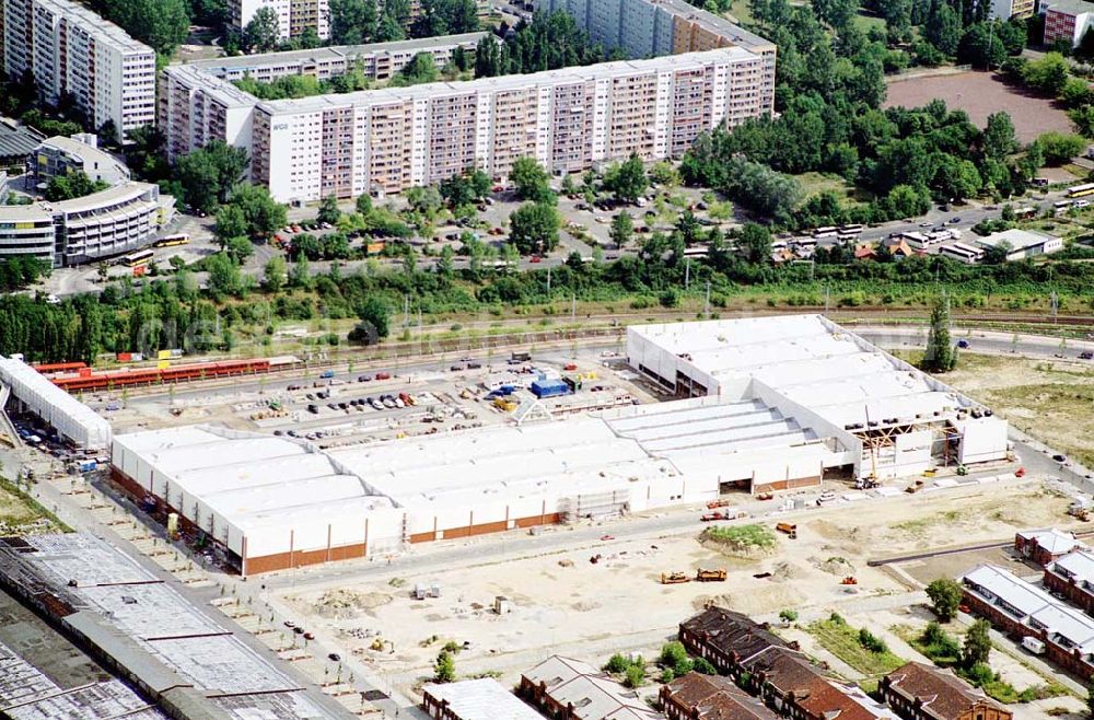 Berlin / Lichtenberg from the bird's eye view: Einkaufszentrum/Neubau Storkower Straße Lichtenberg / Berlin