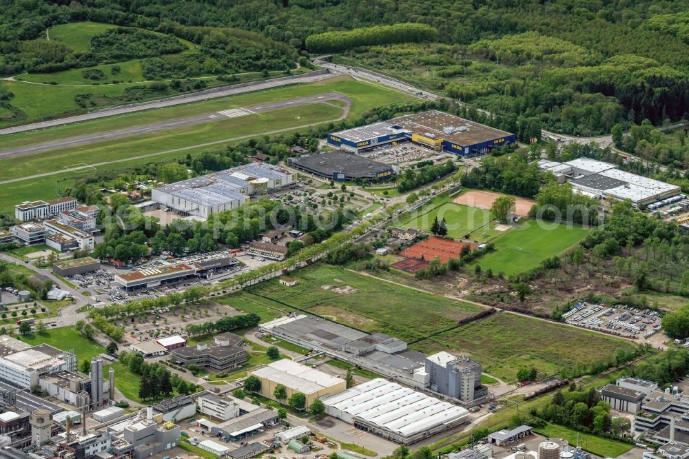 Aerial photograph Freiburg im Breisgau - Building of the shopping center in Gewerbegebiet Freiburg Nord in Freiburg im Breisgau in the state Baden-Wuerttemberg, Germany