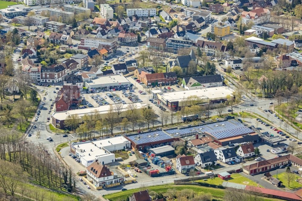 Hamm from the bird's eye view: Building of the shopping center in the district Herringen in Hamm at Ruhrgebiet in the state North Rhine-Westphalia, Germany