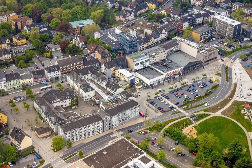 Heiligenhaus from above - Building of the shopping center at Basildonplatz along the Hauptstrasse in Heiligenhaus at Ruhrgebiet in the state North Rhine-Westphalia, Germany