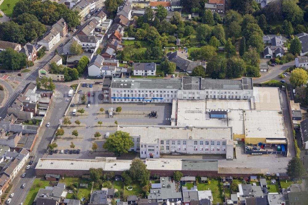 Dülken from the bird's eye view: Building of the shopping center on street Bruchweg in Duelken in the state North Rhine-Westphalia, Germany