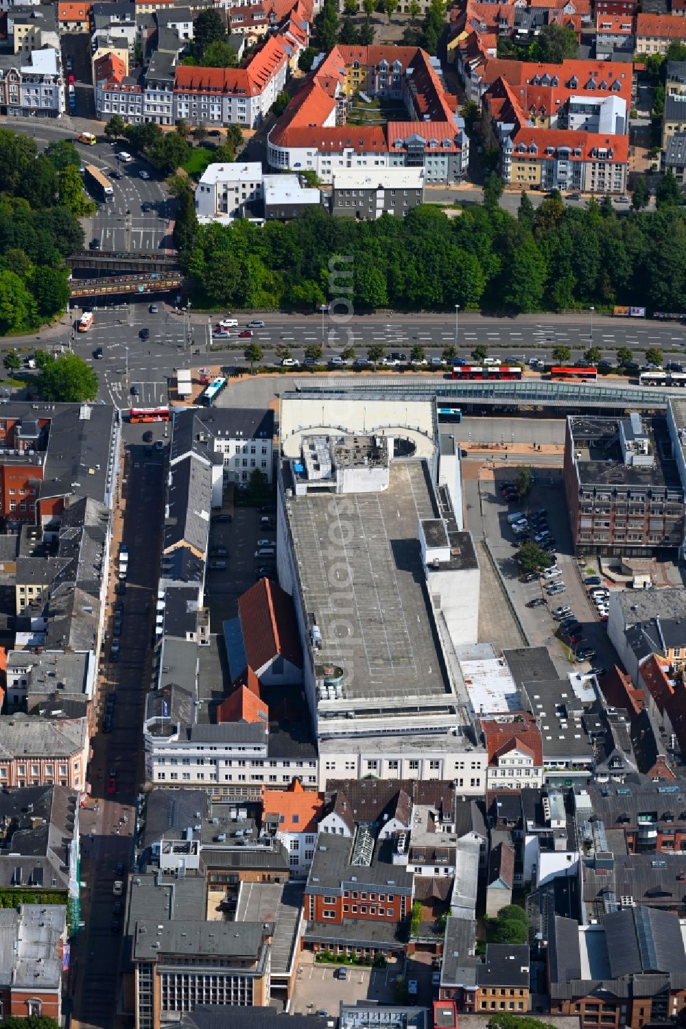 Flensburg from the bird's eye view: Building of the shopping center Galerie on Holm in Flensburg in the state Schleswig-Holstein, Germany