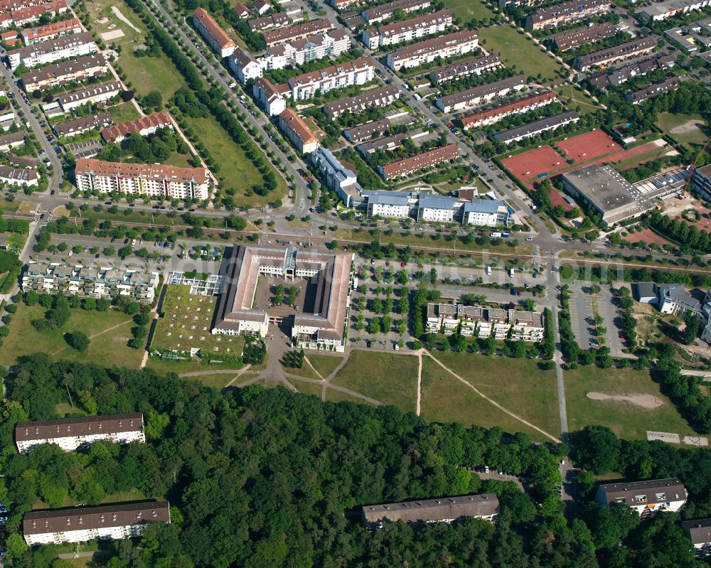 Aerial image Karlsruhe - Building of the shopping center on Glogauer Strasse in the district Waldstadt in Karlsruhe in the state Baden-Wuerttemberg, Germany