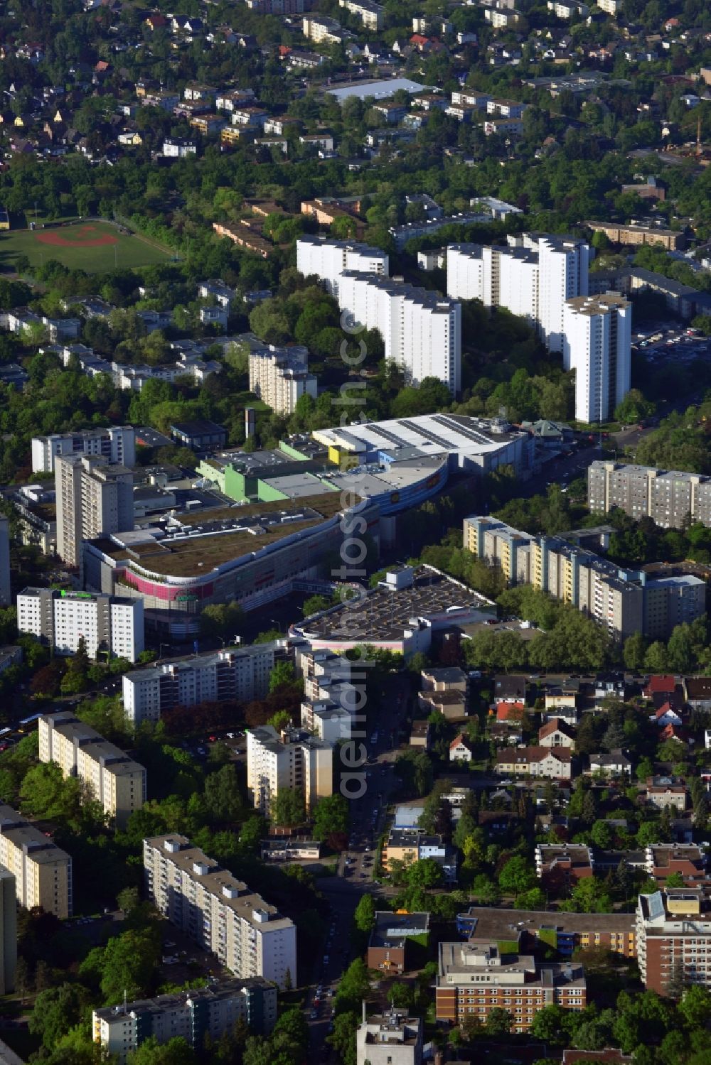 Aerial photograph Berlin - Gropiuspassagen mall in the Neukoelln district of Berlin