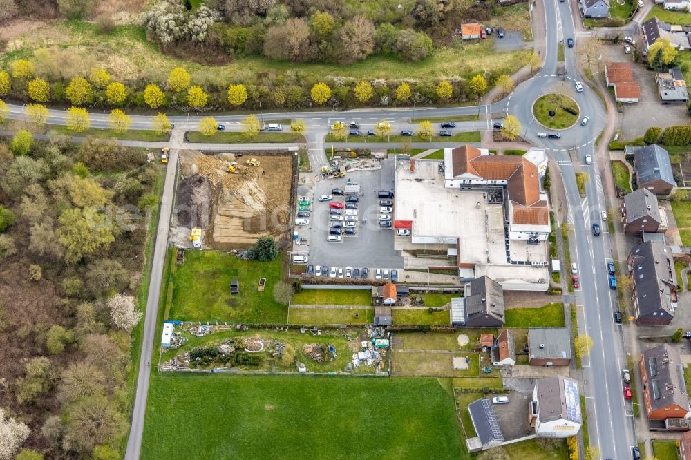 Aerial image Hamm - Building of the shopping center on Heessener Strasse with development work on the Afyonring in the district Heessen in Hamm at Ruhrgebiet in the state North Rhine-Westphalia, Germany